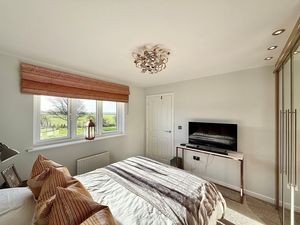 Photo 19- click for photo gallery